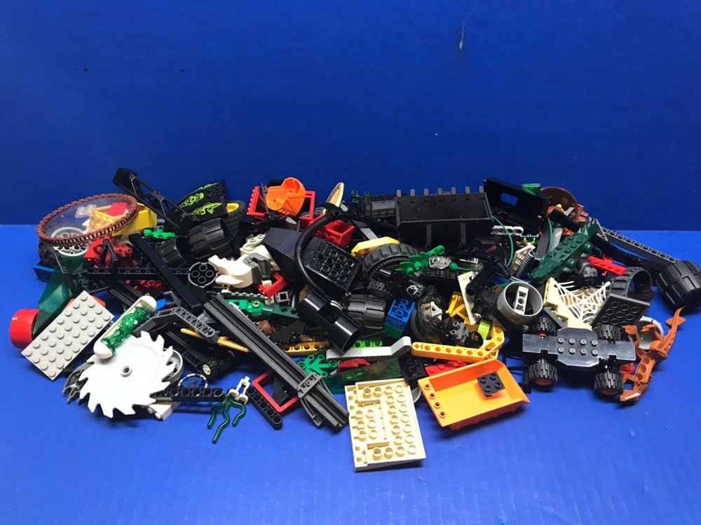 Lego 2 Pound Mixed (Lot 109)