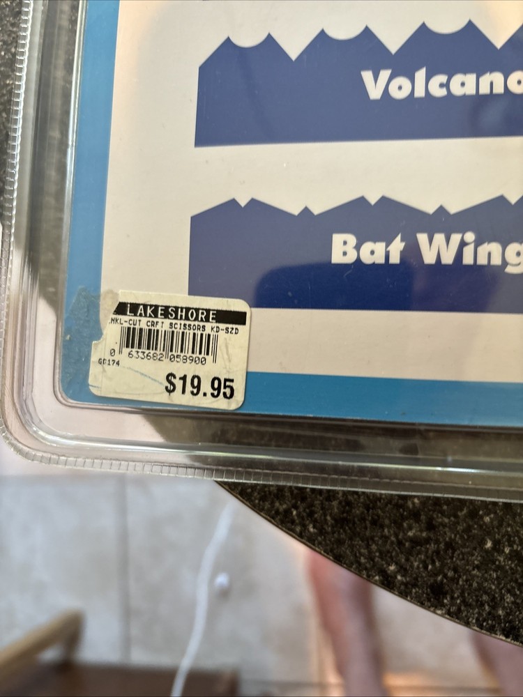 Crinkle cut craft scissors 11 open box