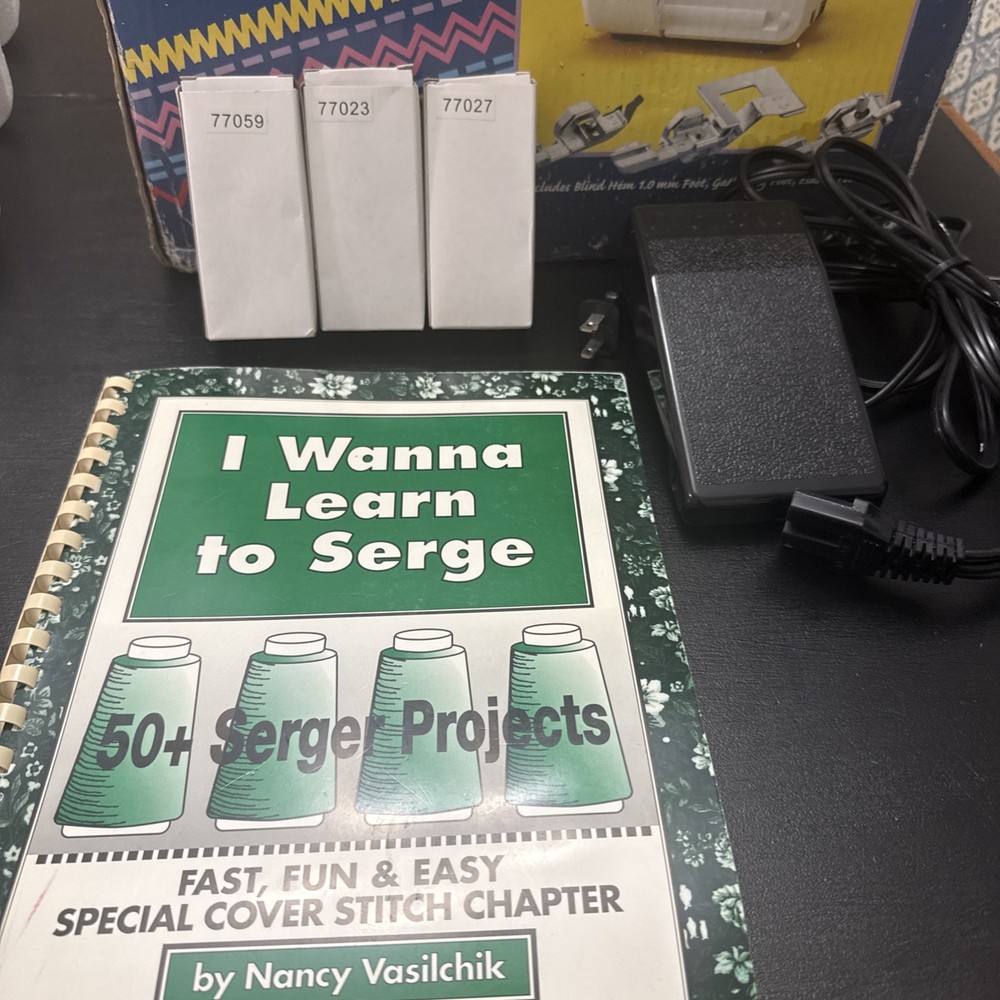 White Superlock Electronic model 1934D Serger Sewing Machine W Extras