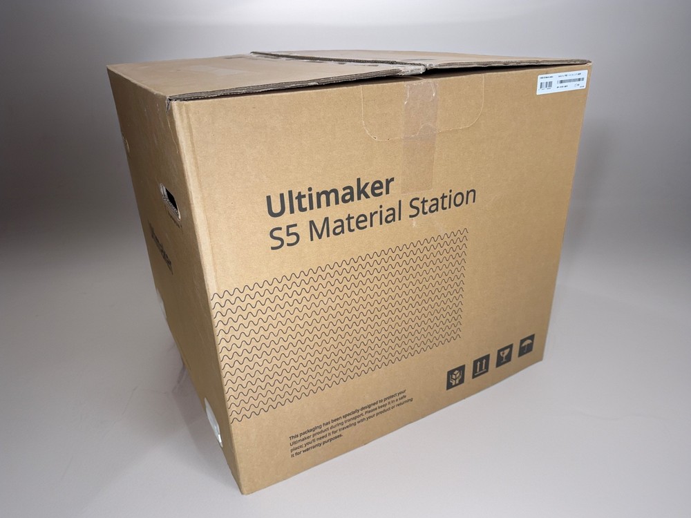 Ultimaker S5 Pro Bundle Material Station Air Manager - Open Box 3D Printer