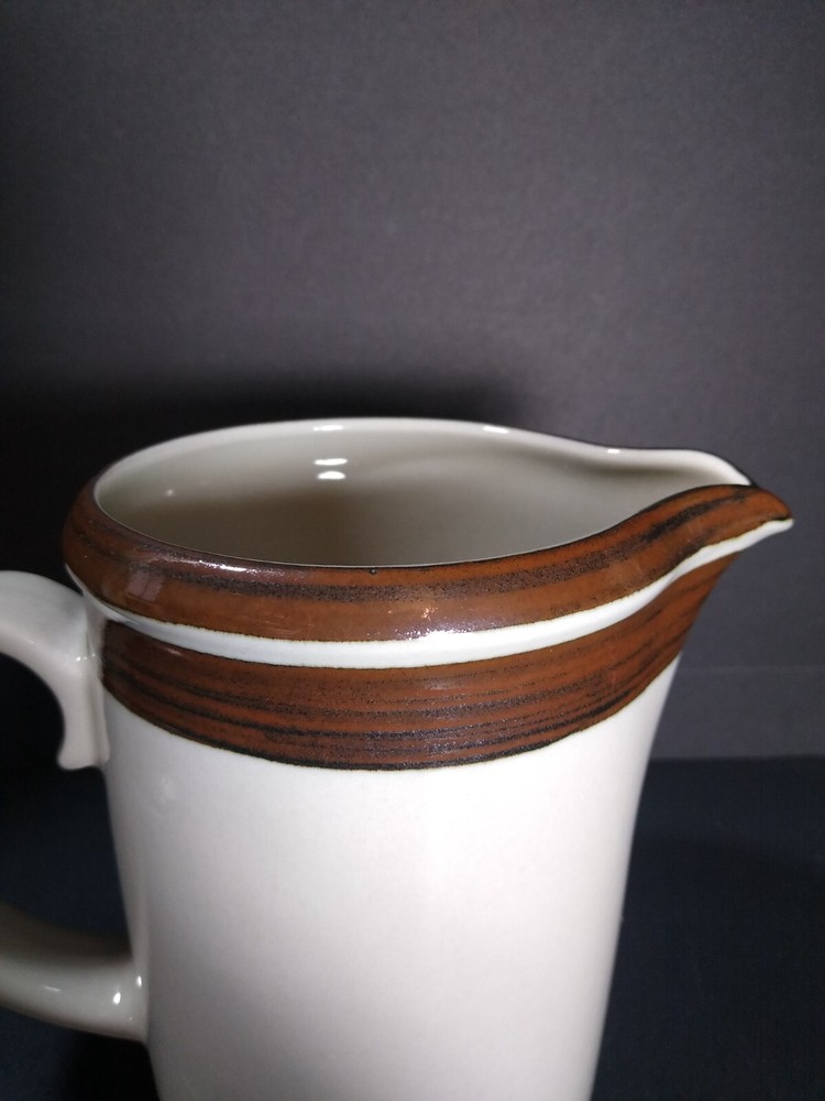 Arabia Karelia 32 ounce Brown Pitcher