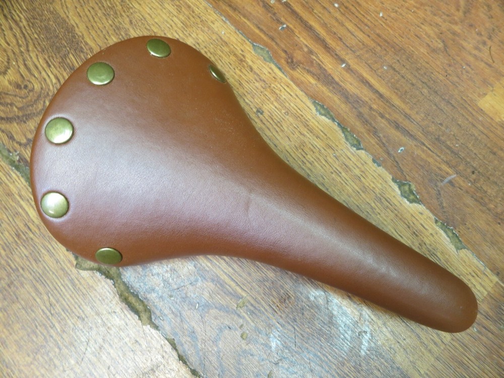 CHIFA LIGHT BROWN BRASS RIVETED SADDLE
