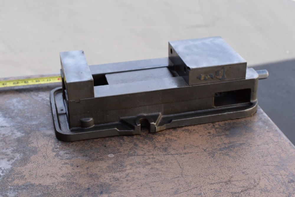 Kurt machine vise D675