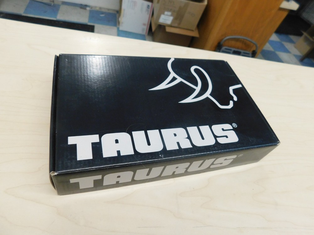 Taurus Factory Box PT740 PT-740 Slim + STUFF