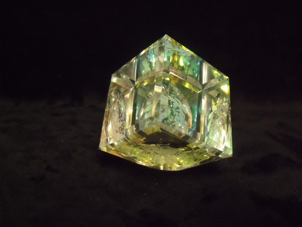 VINTAGE 2" CORNER STANDING CUBE PRISM WITH ETCHED CHINESE FIGURES