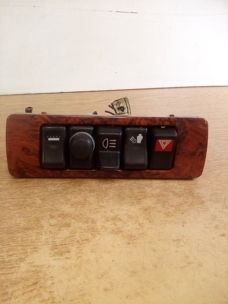 2019 Volvo VNL 1096567 Switch Panel