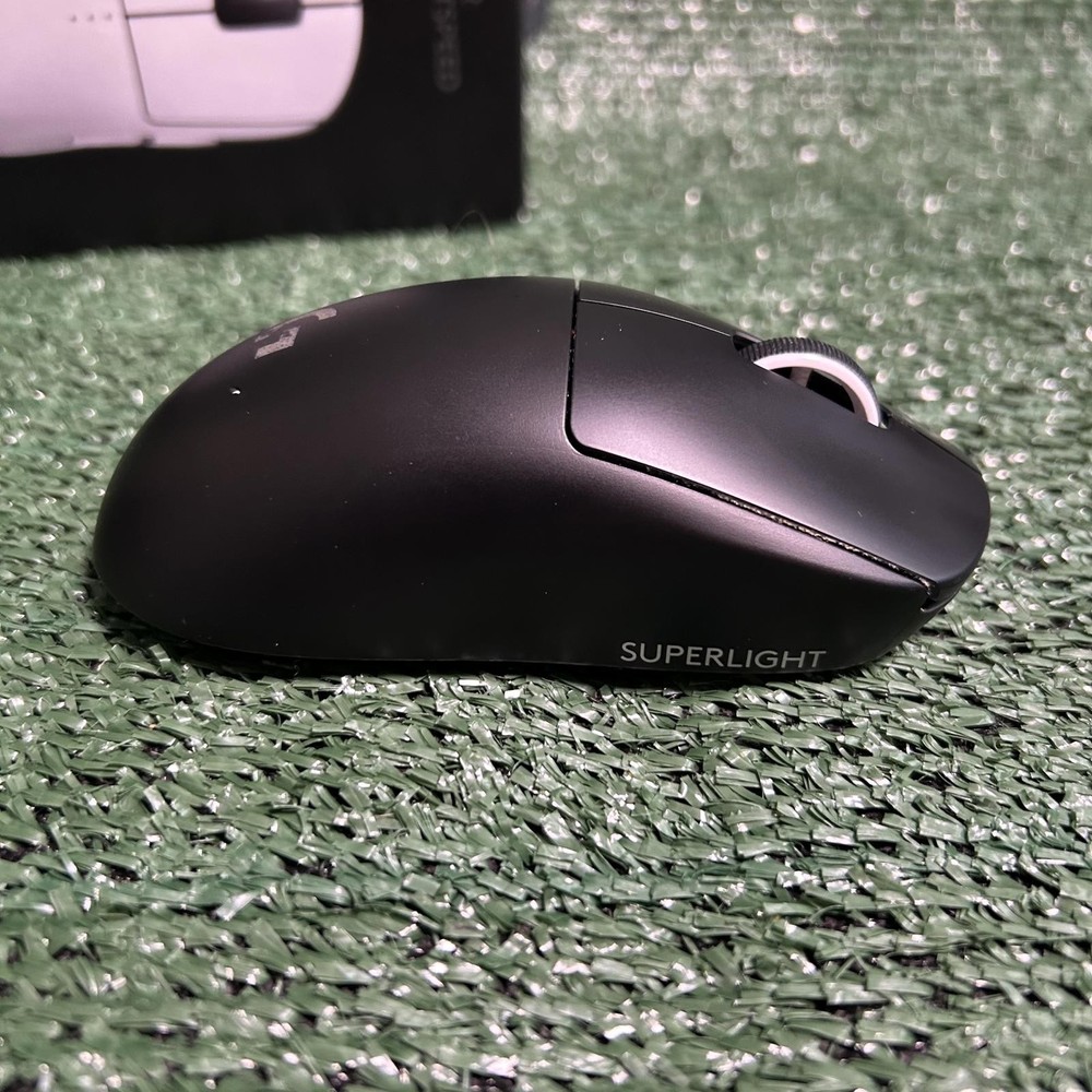 Logitech PRO super light Wireless Gaming Mouse (read desc)
