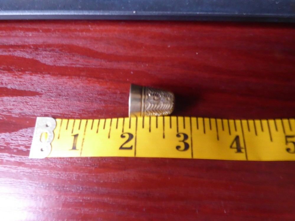 Silver / Brass (EPNS) Thimble floral pattern