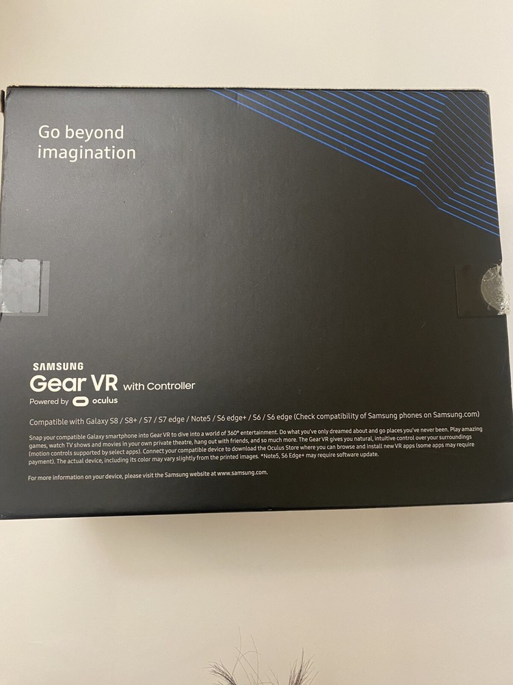 Open Box Smartphone Samsung Gear VR Headset with Controller Powered By oculus
