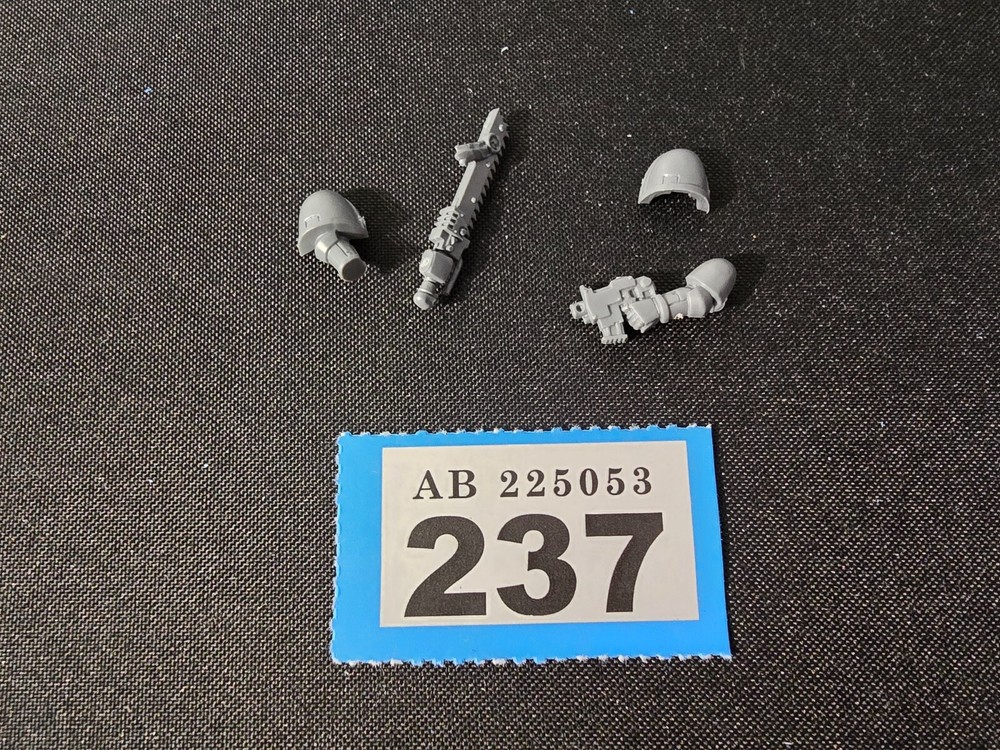 Games Workshop Warhammer 40k Bits Space Marines Sergeant Upgrade Parts
