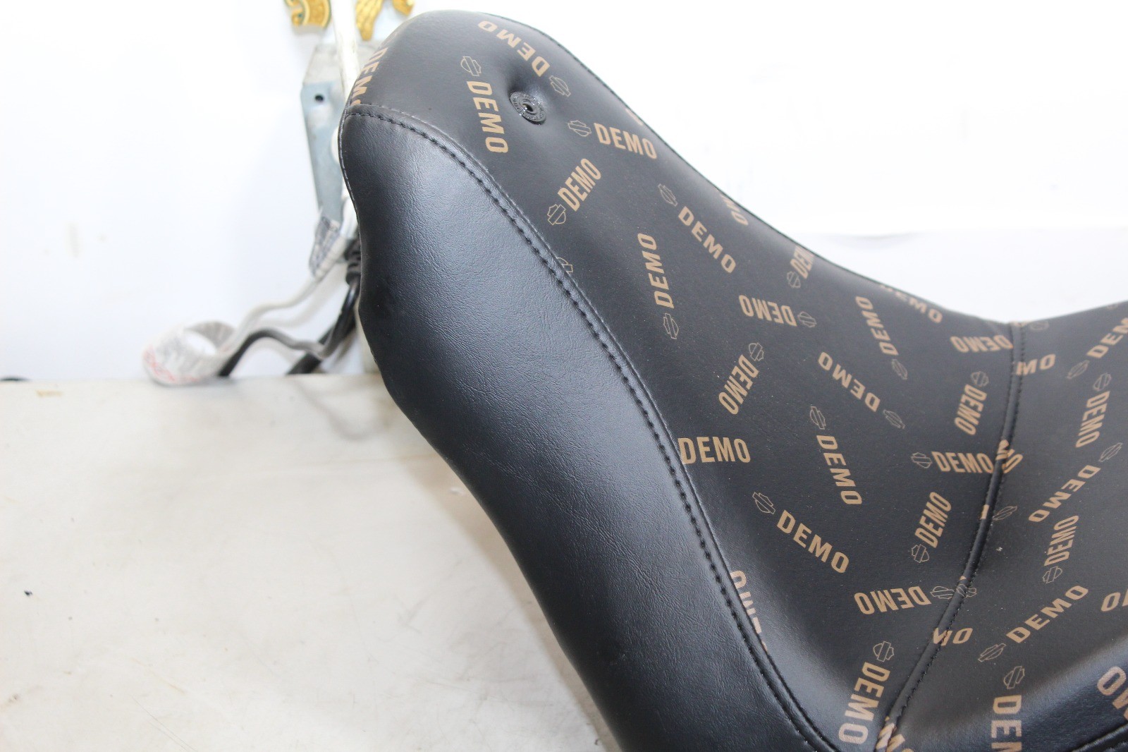 18-26 Harley Softail Two Up Low Rider Reach Seat OEM DEMO