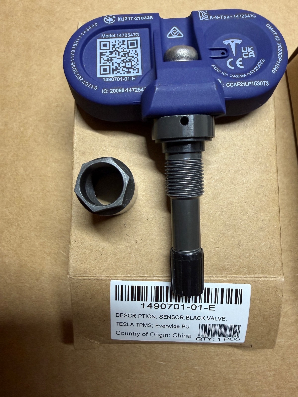 NEW OEM Tesla Model 3 S X Y Bluetooth TPMS Sensor with Black Nut 1490701-01-E