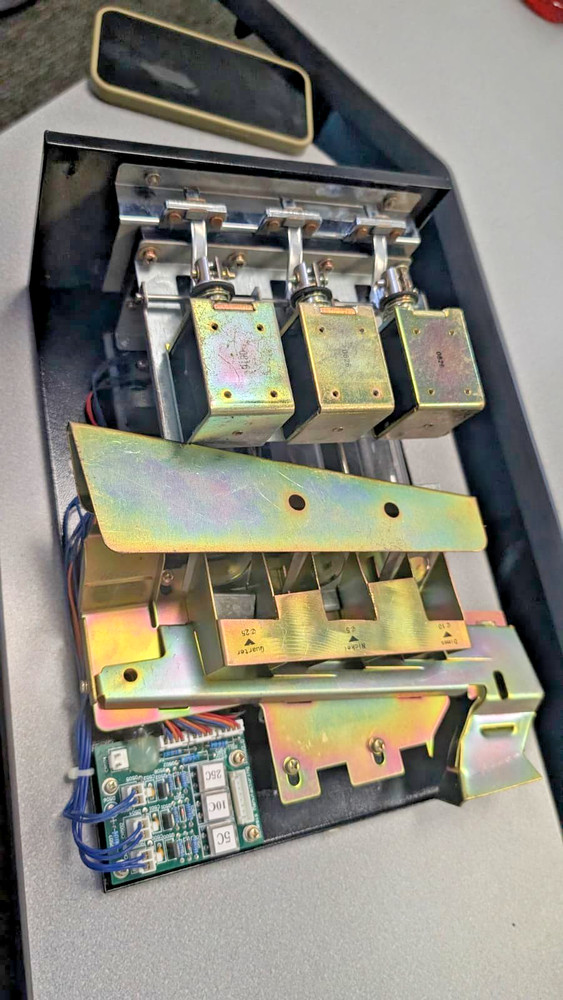 GENESIS COIN MECH FOR MODEL GO127 / 137 COMBO VENDING MACHINE UNTESTED
