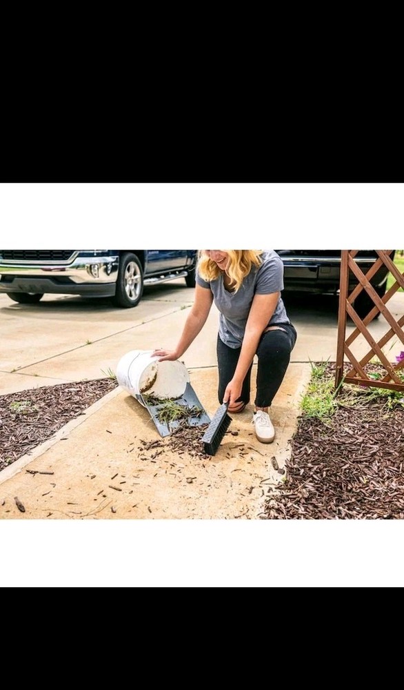 Project Source QuikLid ClipOn Dust Pan 5Gallon Bucket Accessory