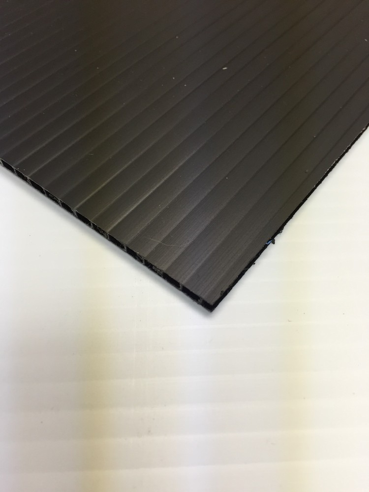 Coroplast 4mm 24" x 36" (100 Pack) Black Corrugated Plastic Sheets Vertical
