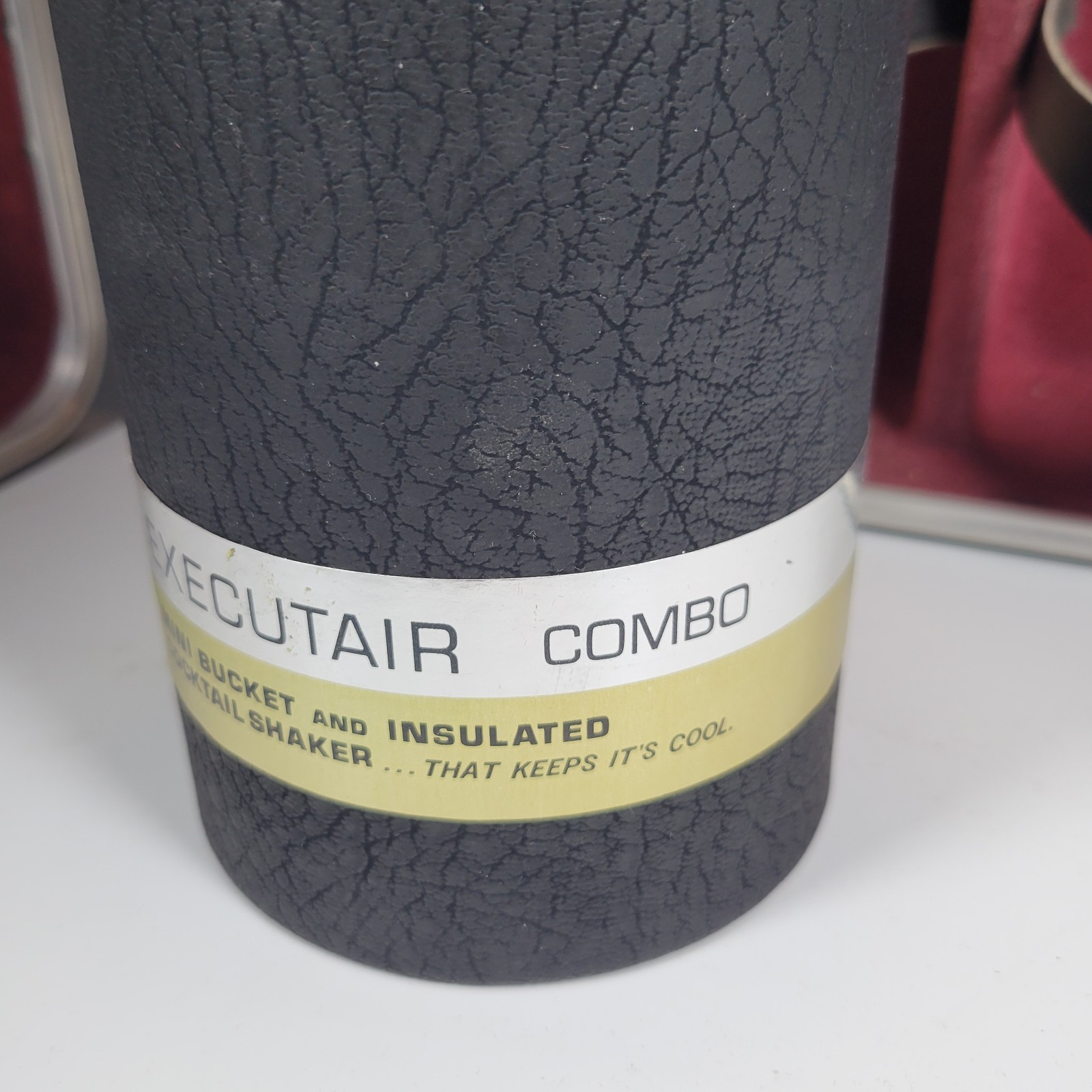 Vintage Portable Travel Bar Executair 737 Trav-L-Bar Case Key Uniroyal Royalite