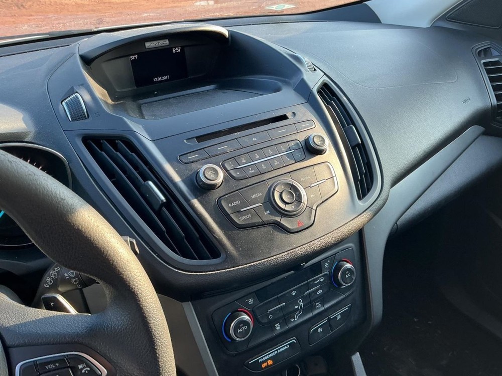 ESCAPE 2017 Glove Box 4950091