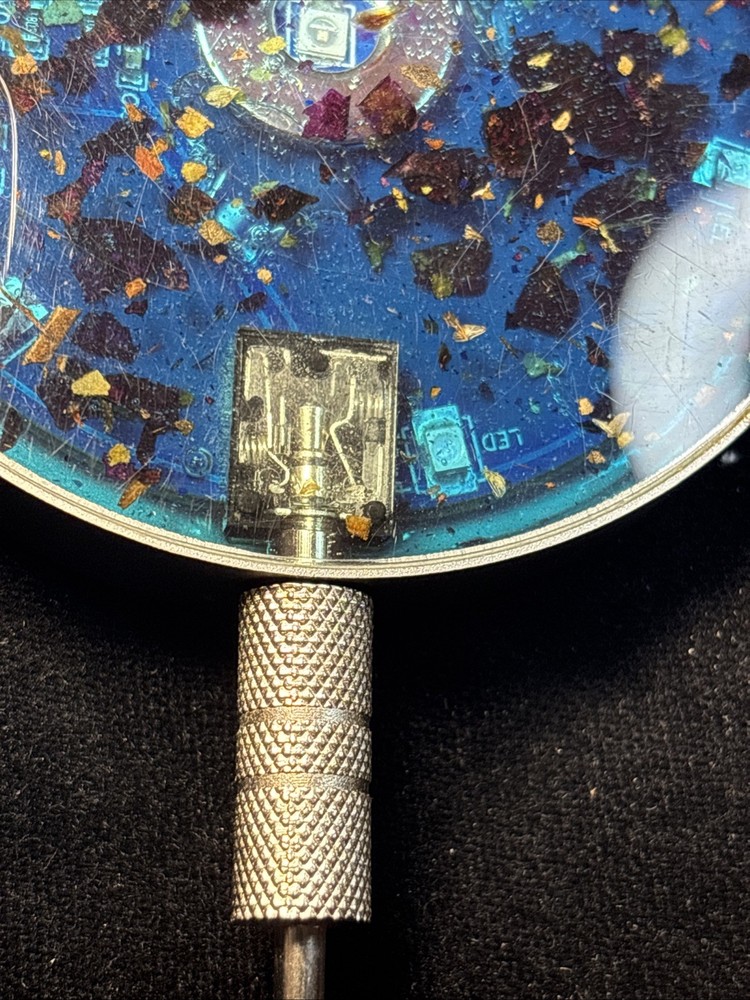 Glowing Ic Pad By AshNu Technologies Inc Canada (Read)