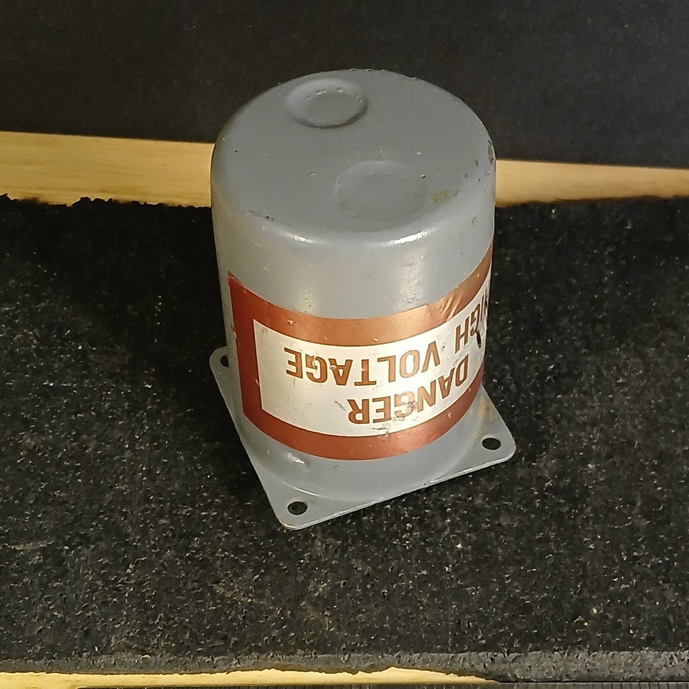 1950's UTC V6596 CT18 360V Round Transformer