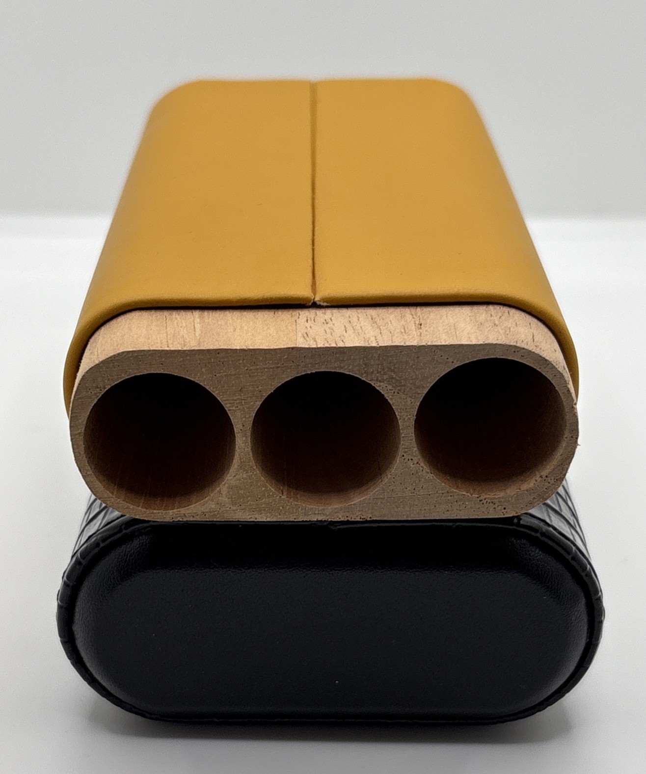 Black Crocodile Pattern 3-Cigar Travel Case