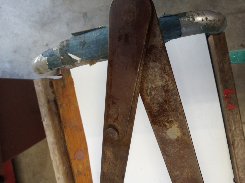 25" inside/outside caliper with a memory feature.