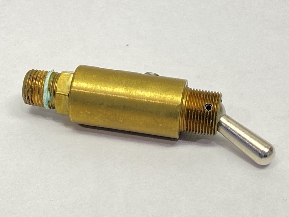 Clippard I5-2 Pneumatic Toggle Valve 2-Way