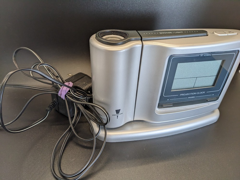 Living Solutions Projector Alarm Clock