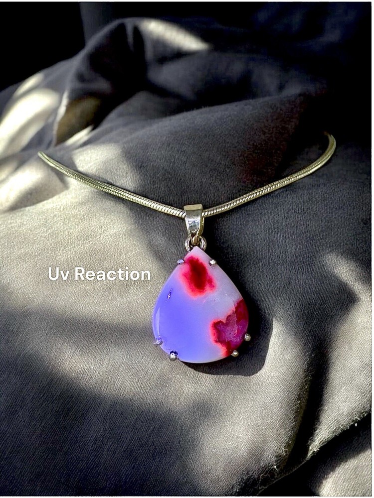 Fluorescent Stone Tugtupite Pendant