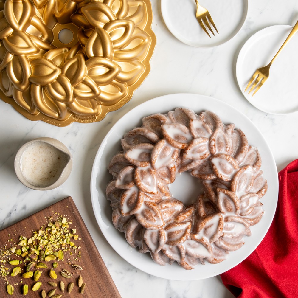 Nordic Ware Laurel Wreath Bundt® Pan