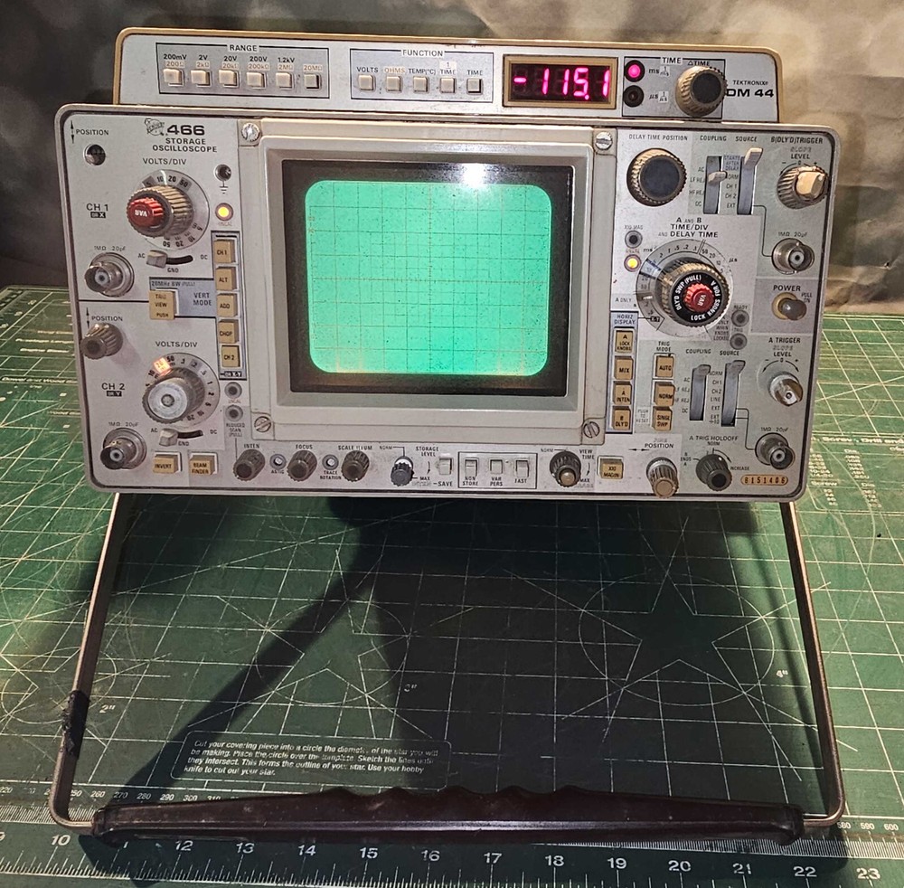 Tektronix 466 Storage Oscilloscope + DM44