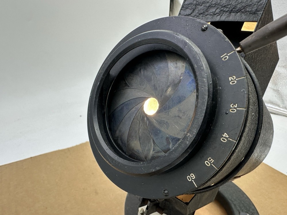 MICROSCOPE ILLUMINATOR Antique Spotlight Model 370 American Optical Co.