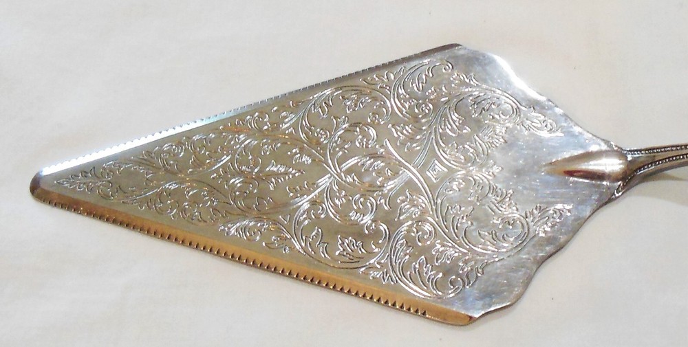 Silverplate Cake Pie Server Serrated Edge Italy