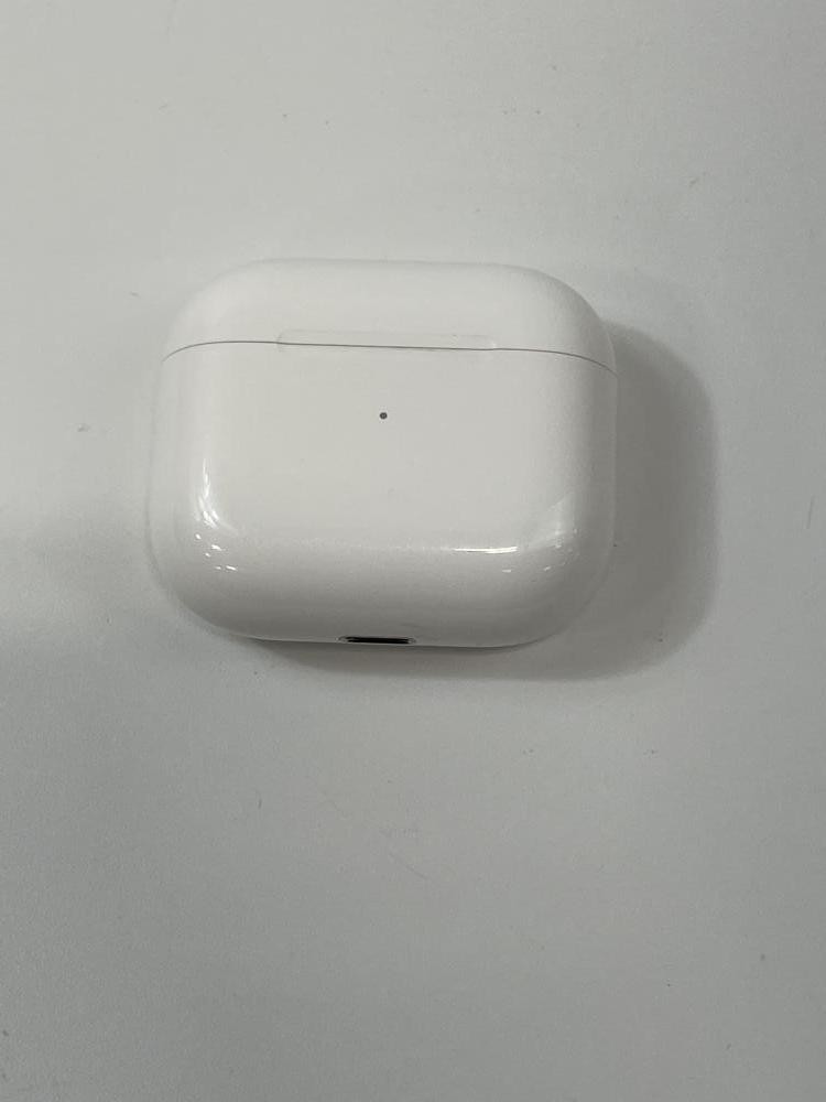 Apple AirPods (3rd Generation) Case (Bluetooth) A2897 White - Fair
