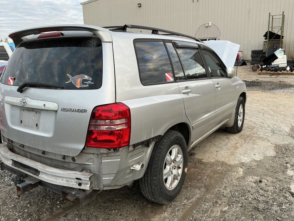 HIGHLANDR 2002 Glove Box 4906747