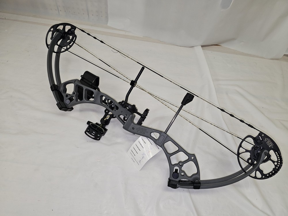 PSE Brute Force Lite Bow Package 40 - 70lbs/25" - 31"/Charcoal