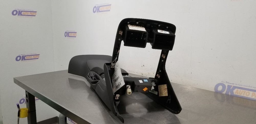 09 CHEVY CORVETTE C6 3LT AT COMPLETE FRONT FLOOR CENTER CONSOLE BLACK