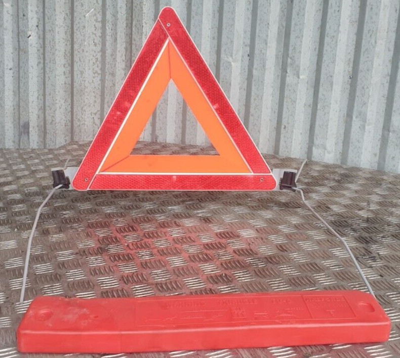 Halfords Emergency Hazard Warning Triangle with Case Reflective Roadside Safety