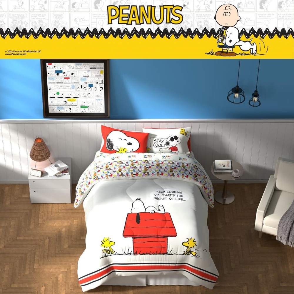 Peanuts Snoopy 5 Piece Queen Size Bedding Set Reversible Comforter Sheets
