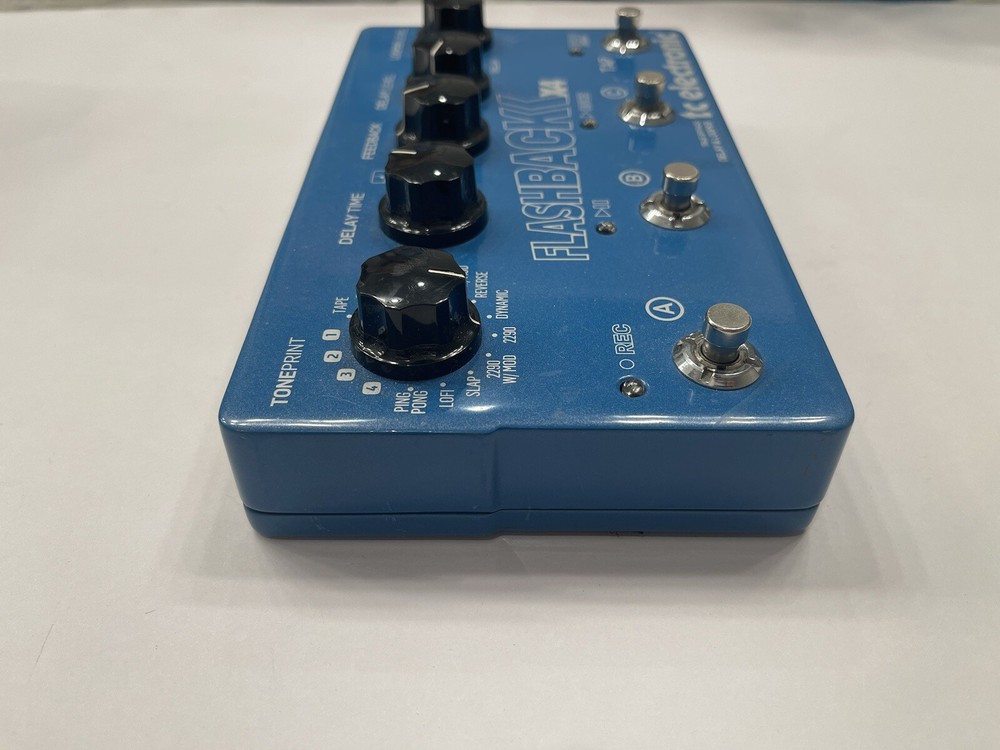 TC Electronic Flashback X4 Delay & Looper True Bypass Guitar Effect Pedal + Box