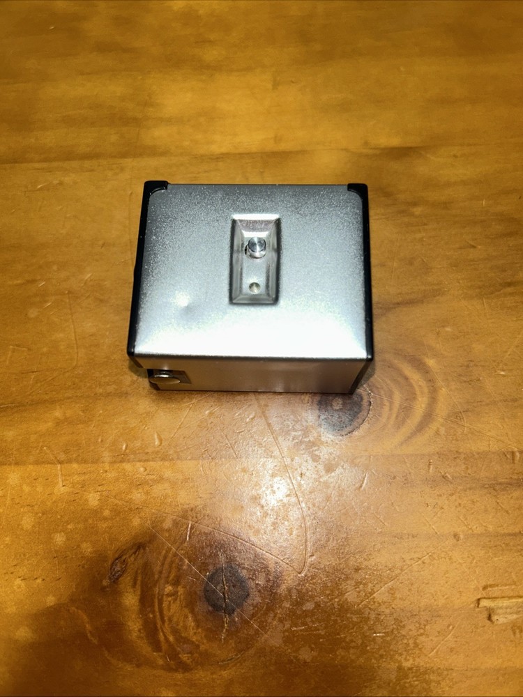 VINTAGE 10135 ROLLEI 16 CAMERA FLASH UNIT ATTACHMENT