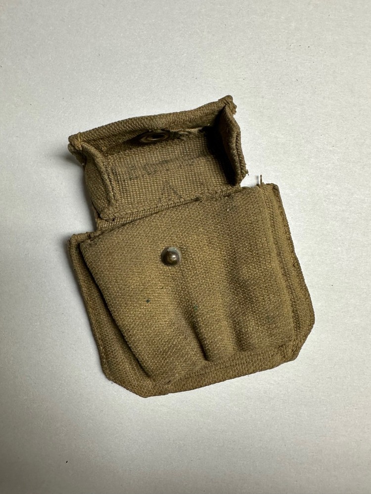 ENFIELD WWII SINGLE CANVAS POUCH DATED 1942.