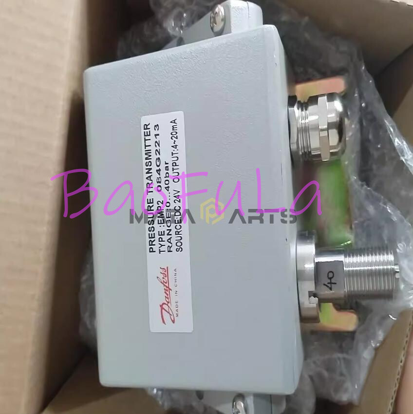 1PCS New Danfoss 084G2213 Pressure Transmitter Sensor