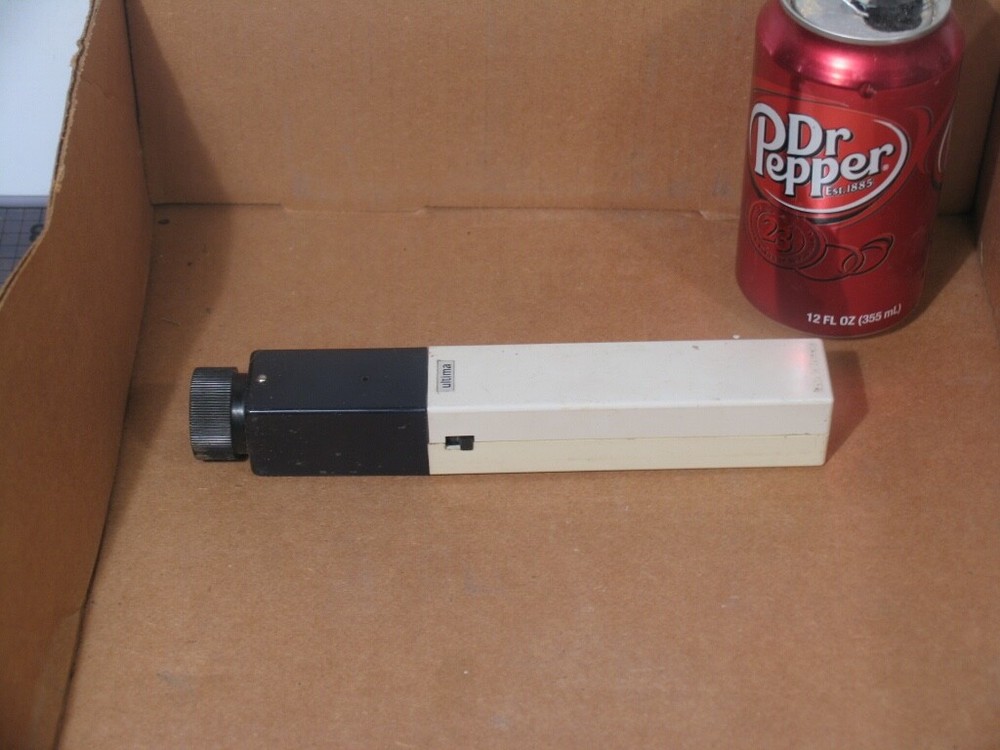 ULTIMA Focusable Pointer, German made uses 2 C batteries