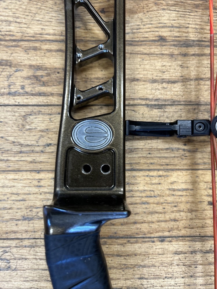 Elite Verdict 65lbs Bronze Bow