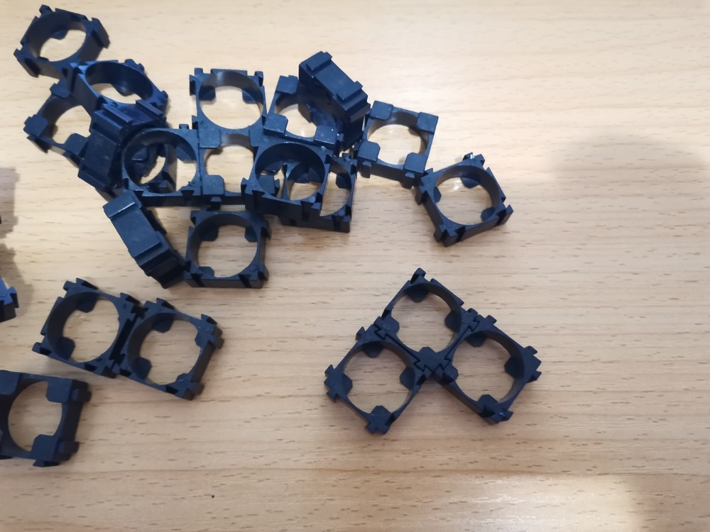 100PCS 18650 Battery Holder Cylindrical Bracket