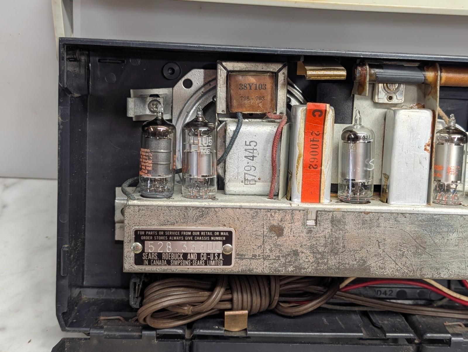 Sears Silvertone Tube Radio Dur-Pac AM Band Portable 7216 AC or Battery Powered