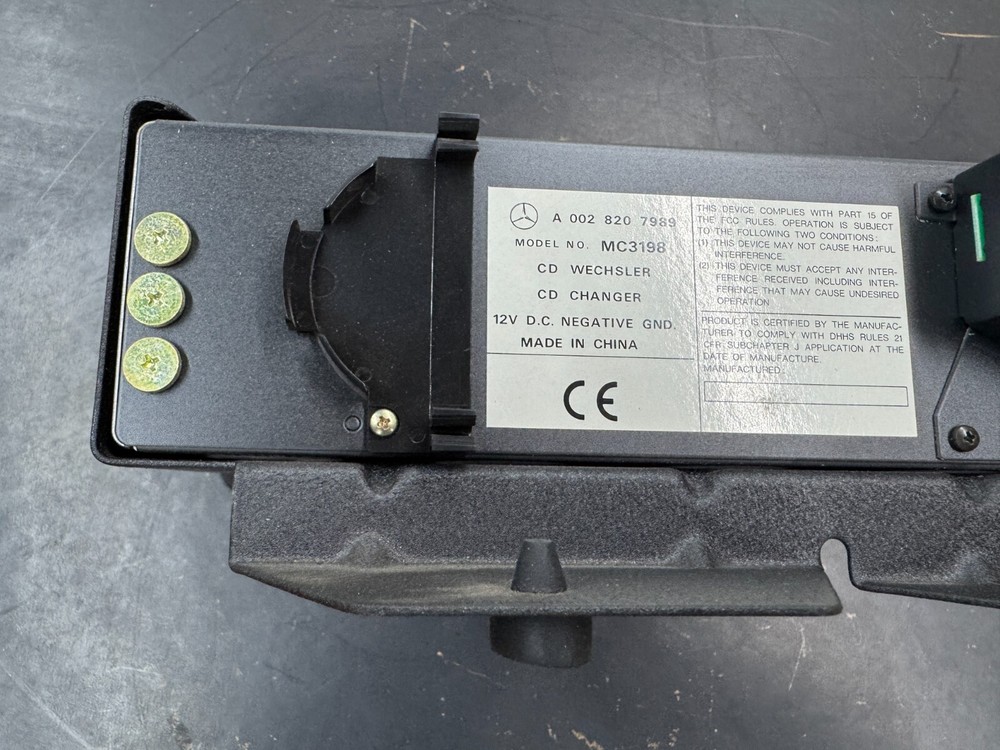 MERCEDES BENZ ORIGINAL CD CHANGER
