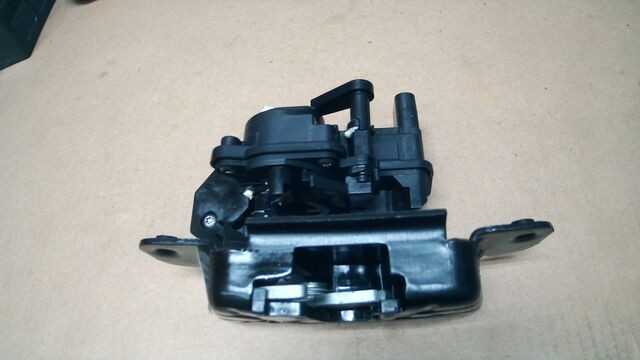 Genuine Mopar Tailgate Latch Right 68312079AM