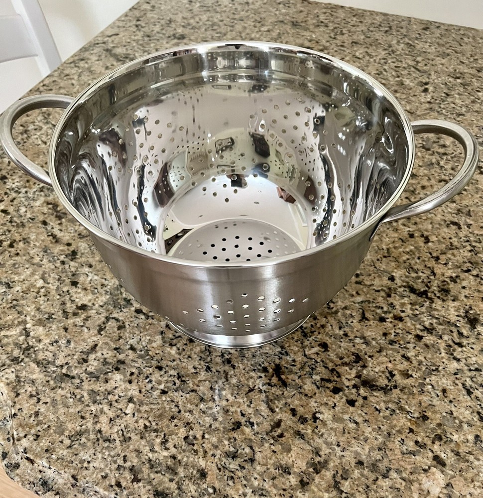 Stainless Steel Pasta Strainer Deep Kitchen Colander, Silver