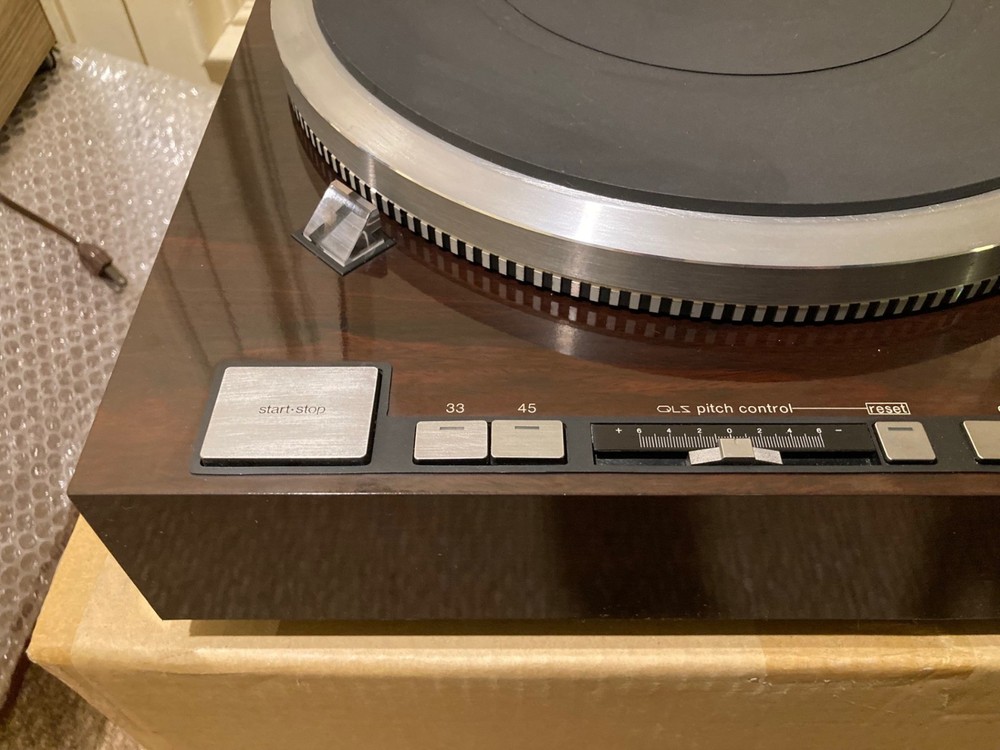 Technics SL M2 direct drive quartz lock turntable